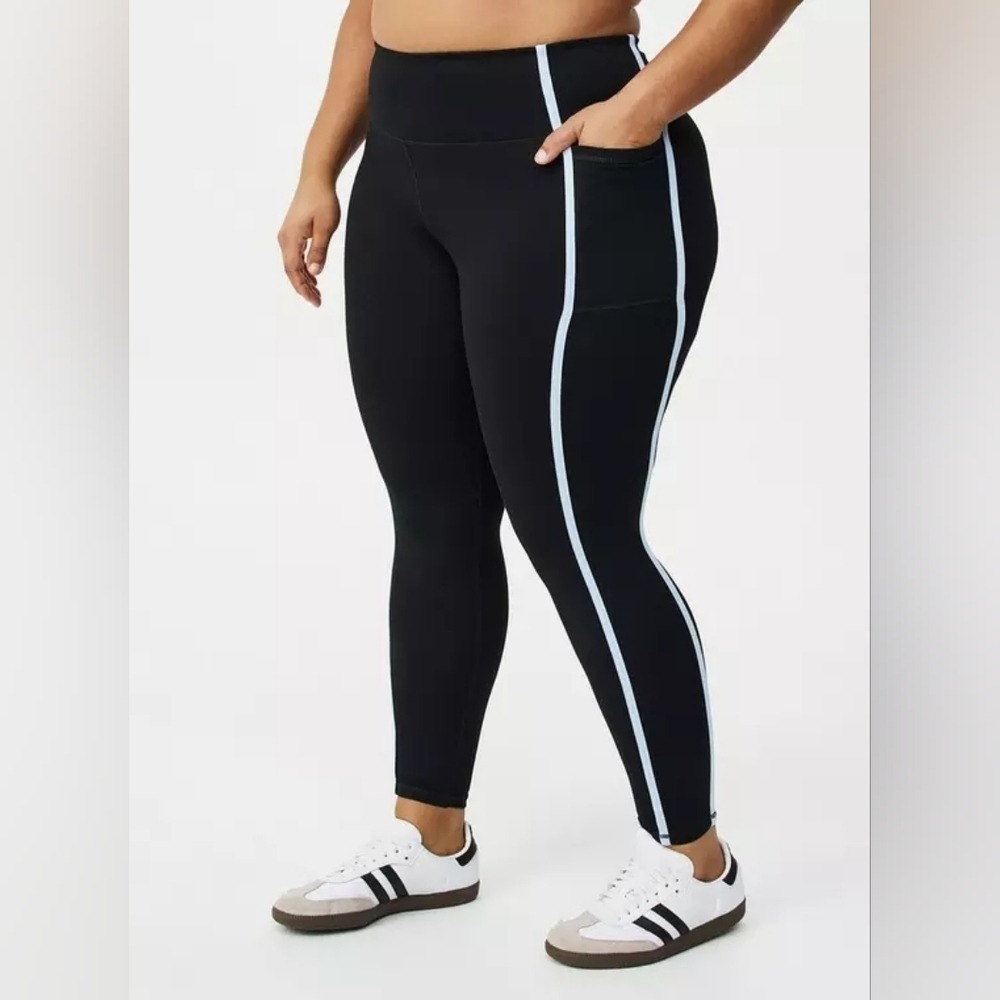 Torrid 0 Active Side Stripe Pocket Leggings Black & White‎ Large